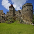 zřícenina hradu a zámek Klenová